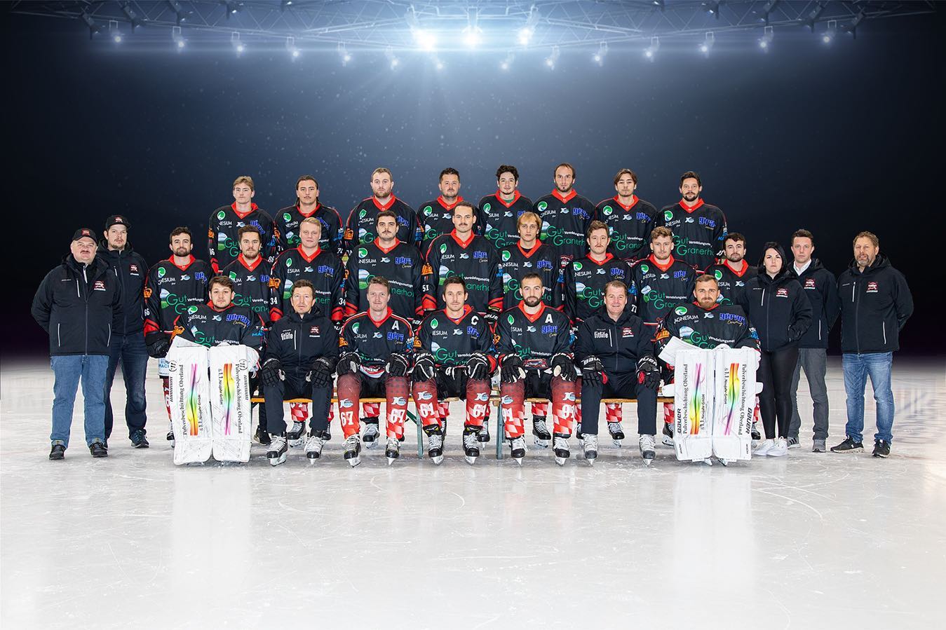 🔥 TSV Peißenberg Miners Team 2022/2023 🔥

Foto (c) W. Lindner 

#hockey #eishockey #sport #lvmkevinfischer #sportsponsoring #peissenberg #bayern #bayernliga 

„Miners - Meine Heimat.Mein Team.Unsere Leidenschaft.“
